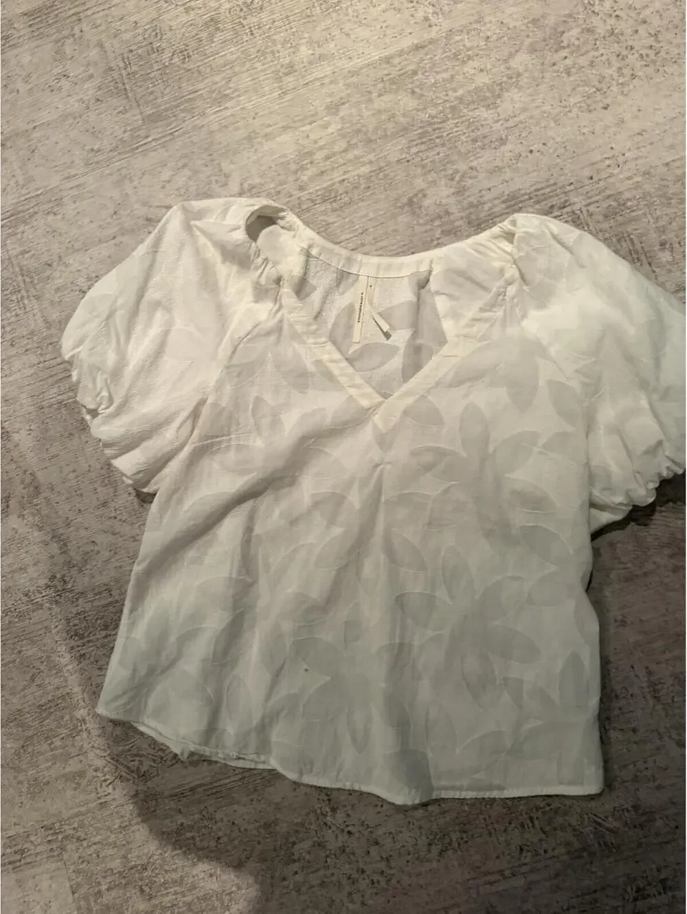 NWOT Anthropologie White Cotton Floral Embroidered Puff Short Sleeve Blouse m